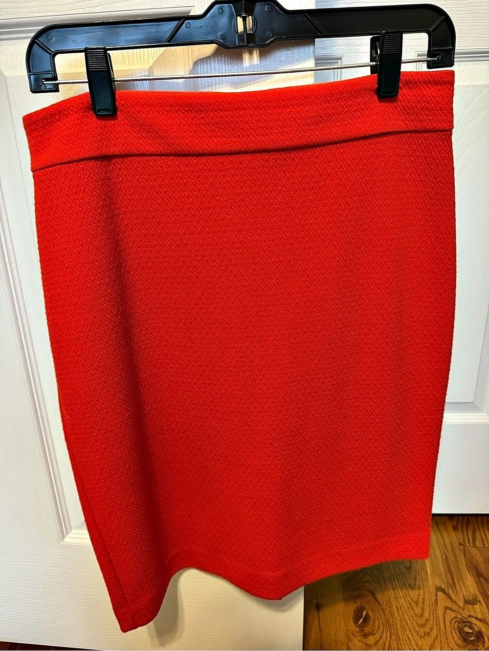 Ann Taylor Factory Pencil Skirt in Red Size 6 Like New